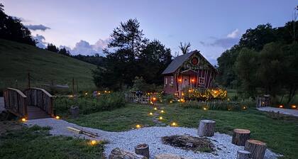 The Crooked Cabin - Wood-Fired Hot Tub near RRG
