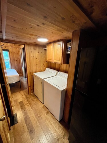 Lake Carrol Cabin With RV Slip/Power