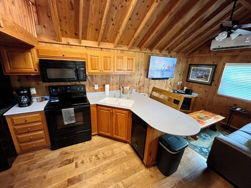 Lake Carrol Cabin With RV Slip/Power