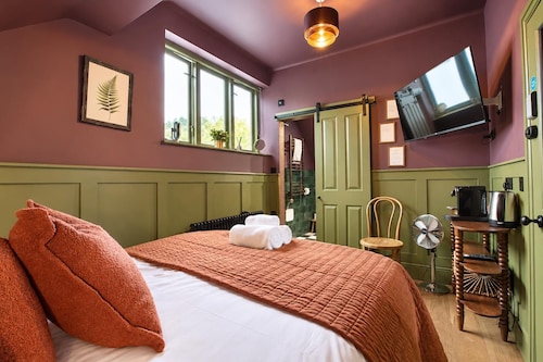 The Linen Rooms
