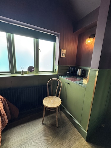 The Linen Rooms