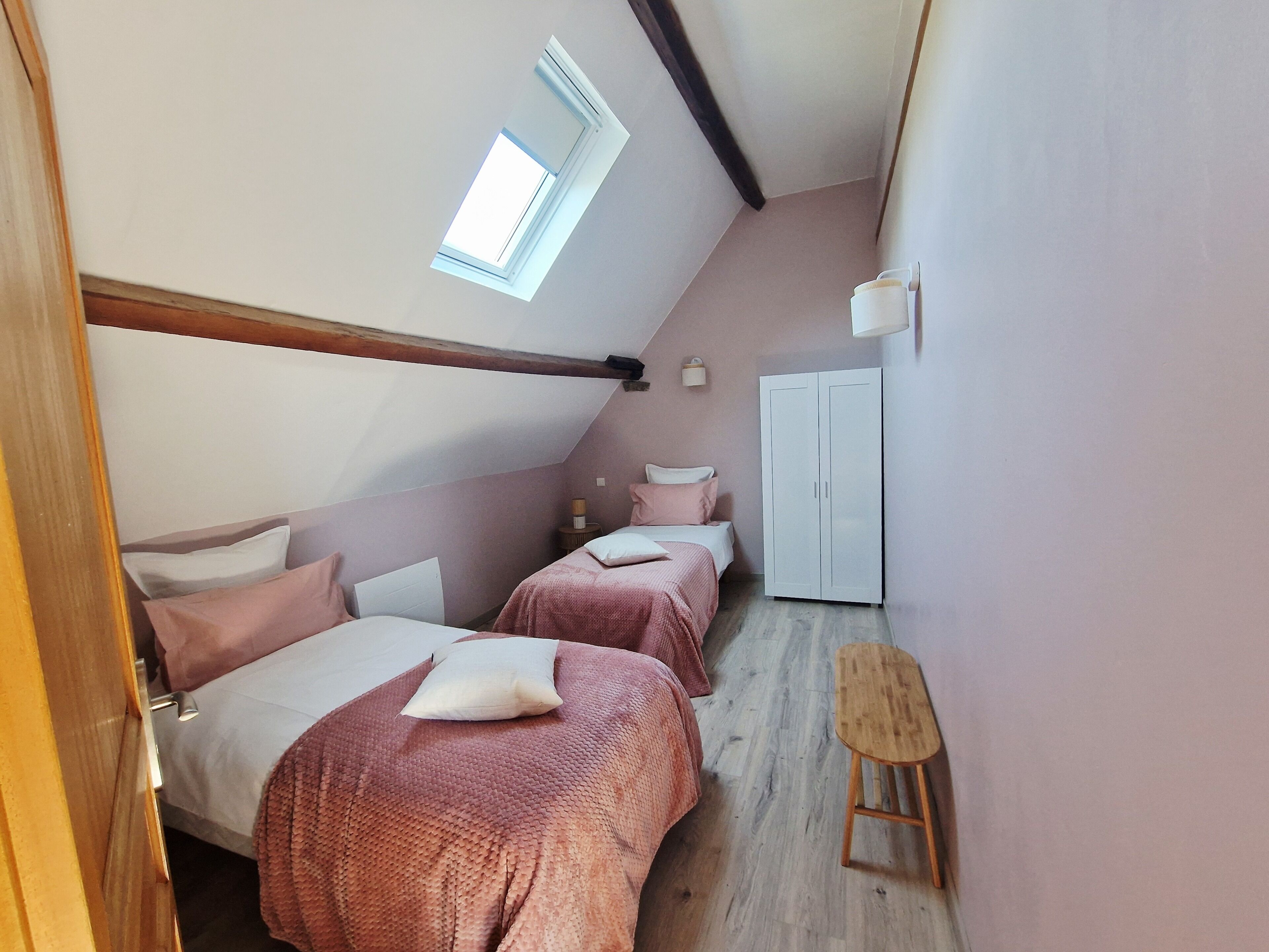 4 chambres, fer et planche à repasser, Wi-Fi gratuit, draps fournis