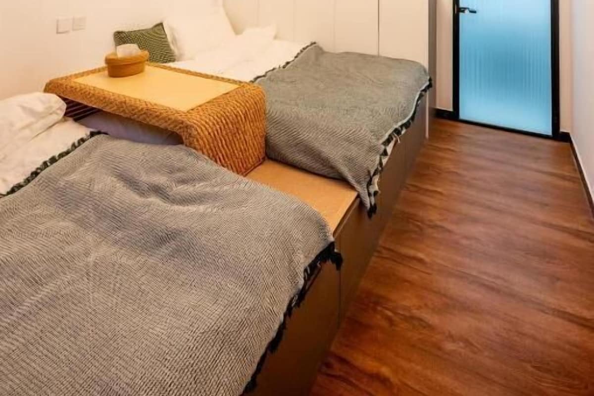 Familienzimmer, eigenes Bad, Blick auf den Innenhof | Verdunkelungsvorhänge, kostenloses WLAN