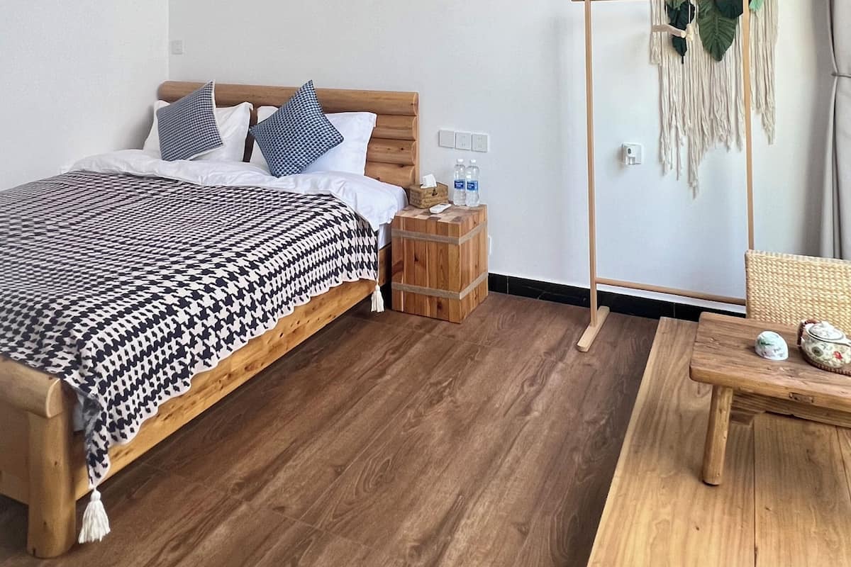 Superior Double Room, Private Bathroom, Courtyard View | Blackout curtains, free WiFi