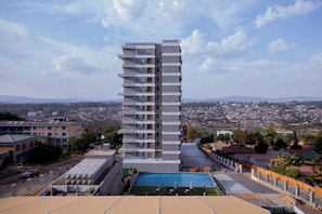 Executive-lejlighed - balkon - udsigt til pool | Udendørsområde