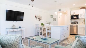 Living area - Nautilus Island Compound - Roof Deck - Sleeps 16 (Treasure Island)