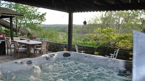 Outdoor dining - Dowgill 3-bed Barn Sleeps7 Hottub&parking (Harrogate)