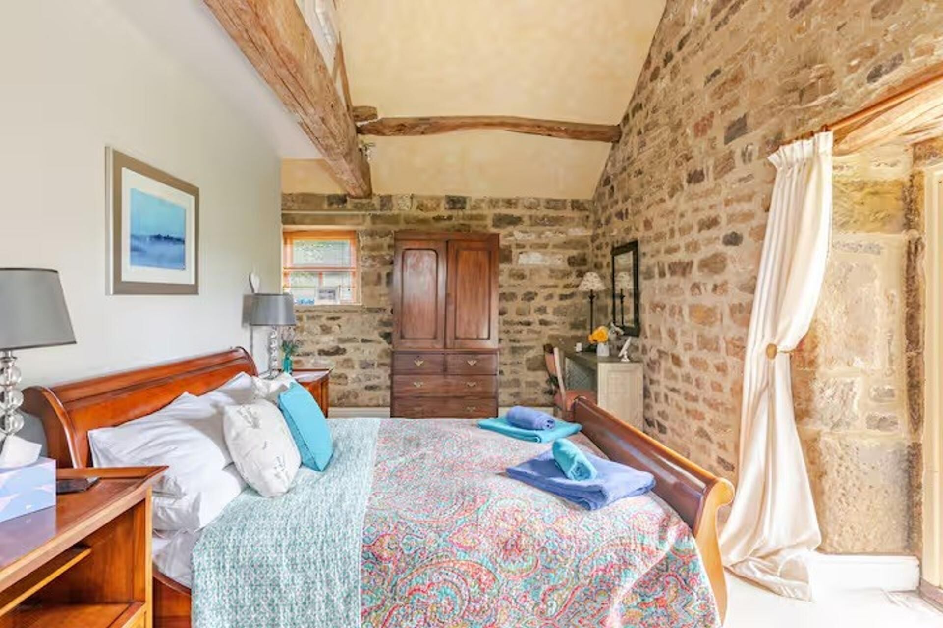 3 bedrooms, iron/ironing board, free WiFi, bed sheets