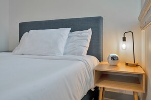Room - Downtown Studio - Near Parking - Medical Area - 3F (Louisville)
