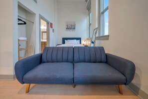 Interior - Downtown Studio - Near Parking - Medical Area - 3F (Louisville)