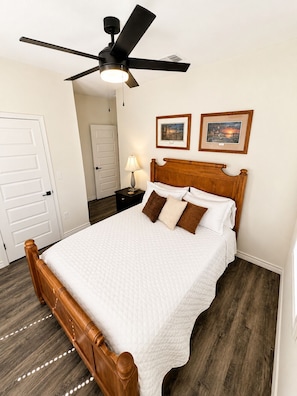 Unclassified image, 4 of 8, button - Charming Bandera Retreat Within Walking Distance of Main Street (Bandera)