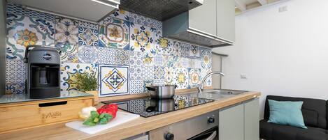 Apartment (1 Bedroom) | Private kitchen