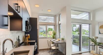1 Bed Apt in North Portland - Views + Pet Friendly