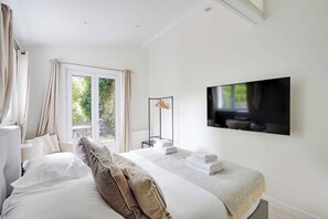 Apartemen | 1 kamar tidur, ruang kerja ramah laptop, dan setrika/meja setrika