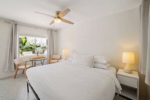 WiFi, bed sheets - Bayview Modern Studio w/ Terrace Bungalow (Nokomis)