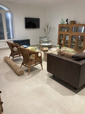 Living area - Vrbo Property (Barbentane)