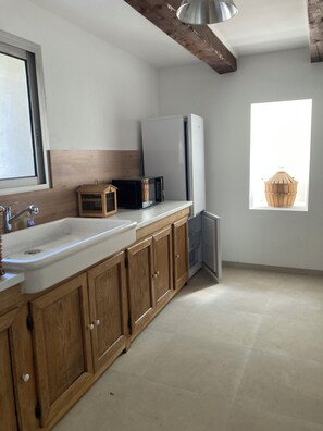 Private kitchen - Vrbo Property (Barbentane)