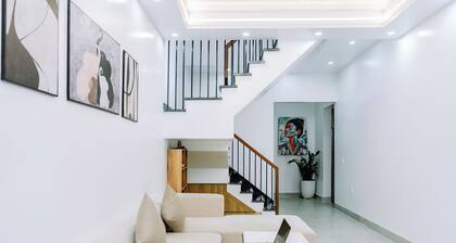 New Open/ Private/ Cat Ba Center/ 10' Walk To The Beach