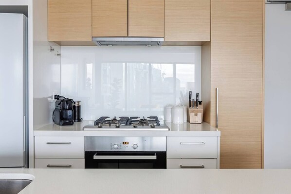 Coffee/tea maker, fridge, microwave, oven - Riverside Lustre Chic Resort Style Escape by Crown (Southbank)