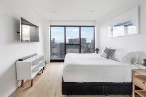 Iron/ironing board, WiFi, bed sheets - Zyra Lookout Riverside Retreat with Pools and Sauna (Southbank)