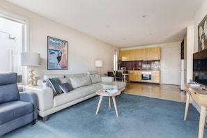 Living area - Patio Charm in Buzzing Richmond with Parking (Richmond)