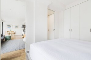 Bügeleisen/Bügelbrett, WLAN, Bettwäsche