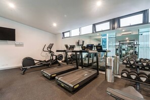 Fitness facility - Grandview 40—Steps to the Yarra w/ Pool & Parking (Southbank)