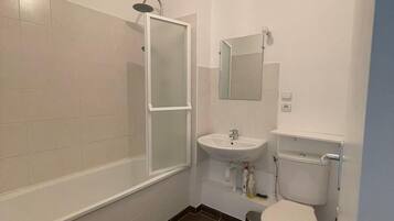Towels, toilet paper