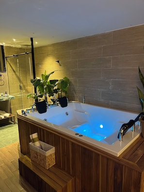 Hair dryer, towels, soap, toilet paper - Luxury Sense I (Medellín)