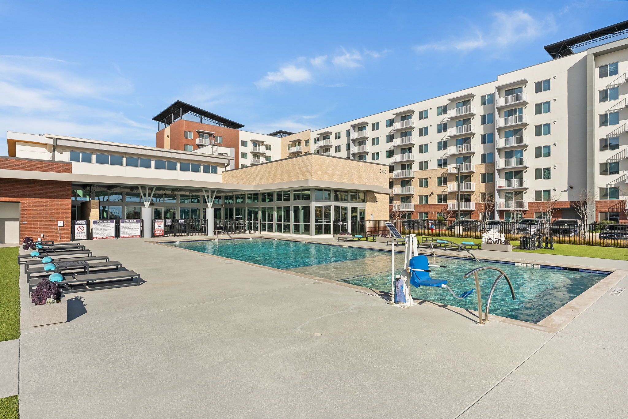Outdoor pool, open 9:00 AM to 10:00 PM, sun loungers