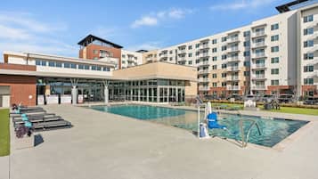 Outdoor pool, open 9:00 AM to 10:00 PM, sun loungers