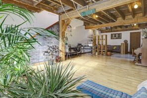 Interior - Furnished Exec Loft | 2,200 sq ft | Short–Mid Term Rental | Rooftop Terrace (Montréal)