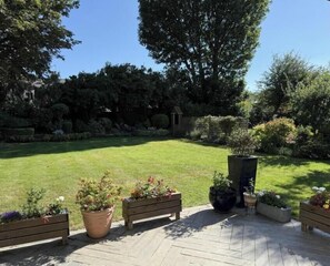 Property grounds - Warm & Welcoming Twin En-Suite Room in North London (London)