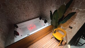 Bain à remous intérieur
