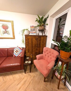 Living area - Cambridge Town House (Cambridge)