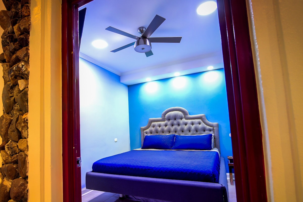 Basic Single Room | Blackout drapes, iron/ironing board, WiFi (free), bed sheets