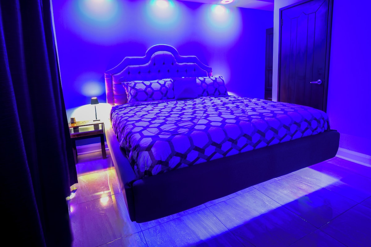 Basic Single Room, Pool View | Blackout drapes, iron/ironing board, WiFi (free), bed sheets