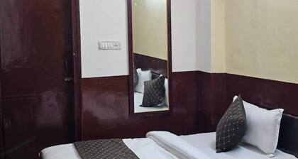 Hotel Deurali Deluxe -Nizamuddin Rly St