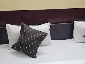 Deluxe Double Room | Miscellaneous - Hotel Deurali Deluxe -Nizamuddin  Rly St (New Delhi)