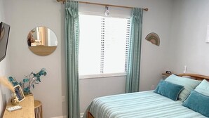 Unclassified image, 4 of 14, button - Serene Escape. Tropical Gem. 
Cozy Chic Condo, 
Shared space Pvt. Bed/Bath w AC (Eustis)