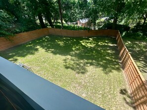 Property grounds - High End 4BR Luxury Family Home near Mercedes Benz Stadium, Sleeps 8 (Atlanta)