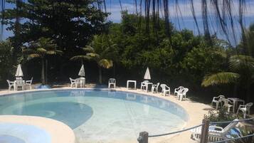 2 piscinas al aire libre