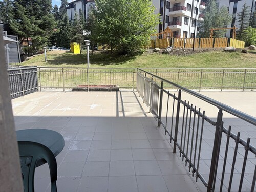 Persey Flora Apartments