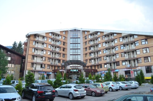 Persey Flora Apartments