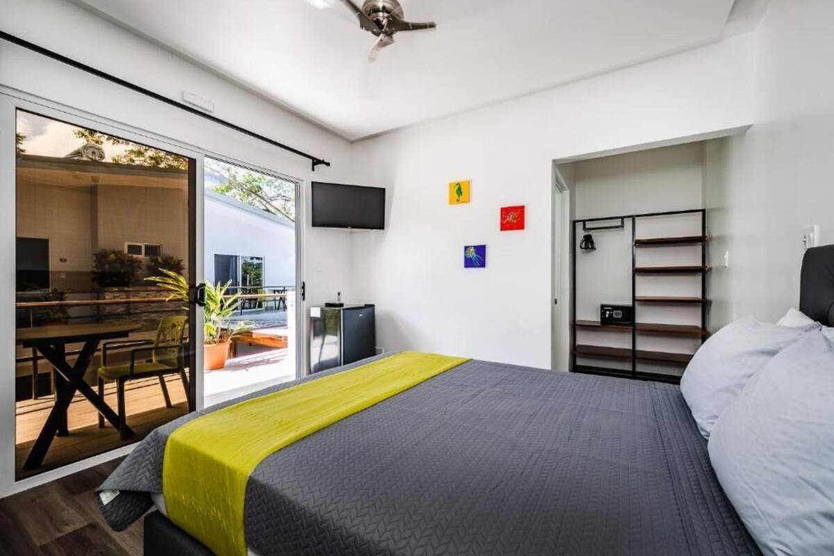 In-room safe, free WiFi
