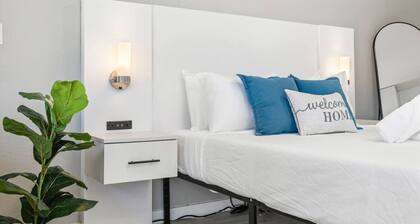 Modern Style Studio Apartment By Tampa