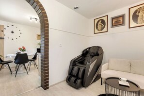 Smart TV, books - Mlinar Wellness Apartment Your Spa Escape (Rečica ob Savinji)