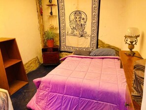 Standard Room | In-room safe, iron/ironing board (on request), WiFi (free) - Kamanti Hostel (Pisac)