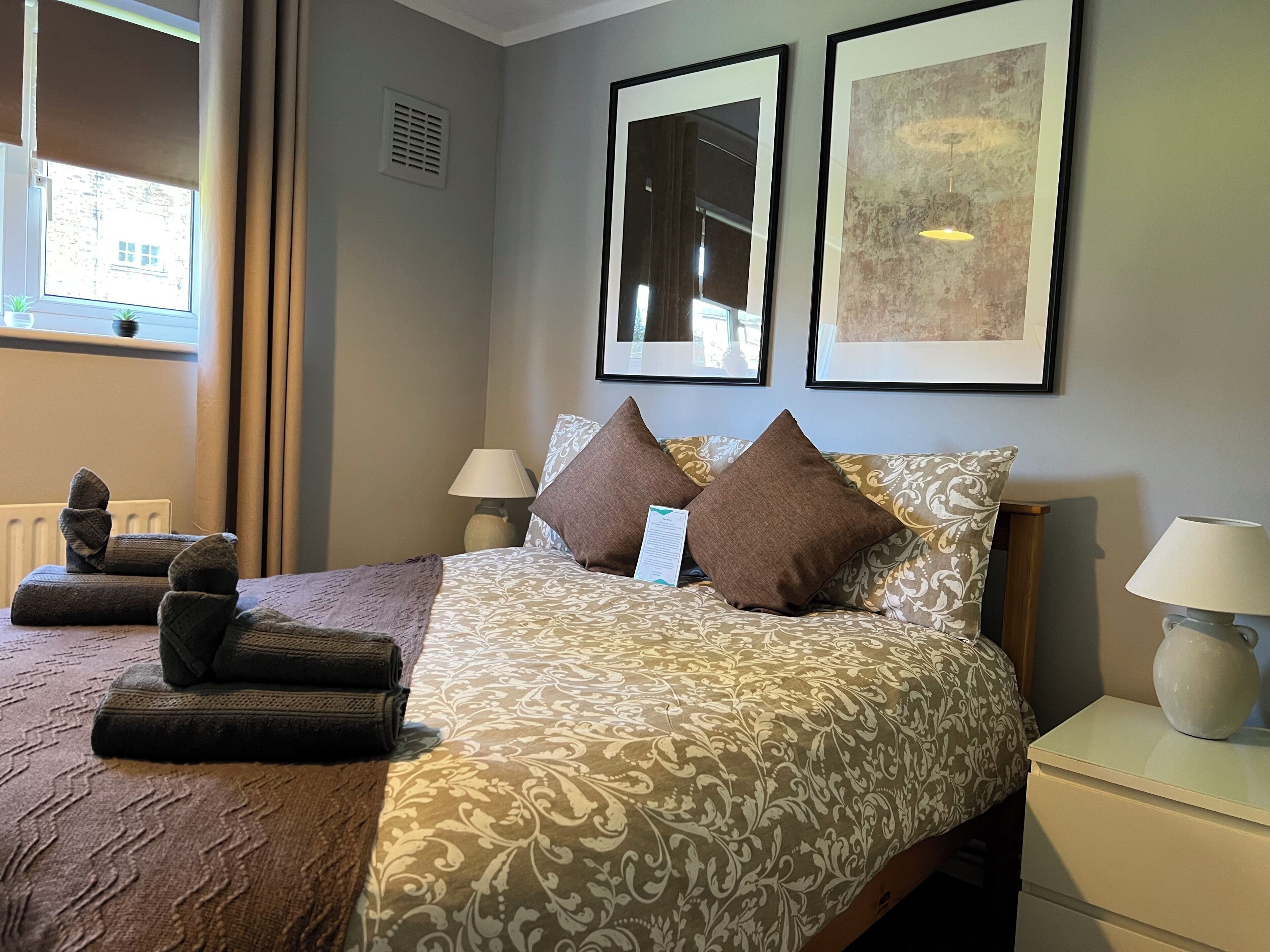 Iron/ironing board, WiFi, bed sheets