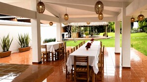 Tempat makan outdoor